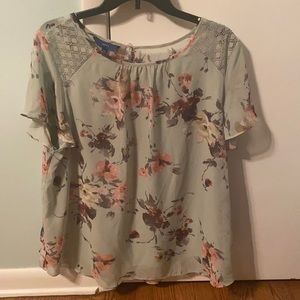 Short sleeved blouse